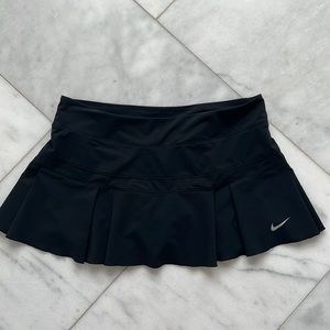 NIKE DRI FIT BLACK SKIRT SZ LARGE